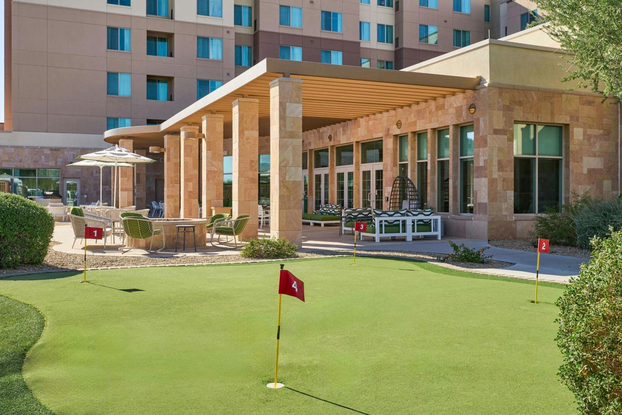 Hotel Desert View At Mayo Clinic 3*